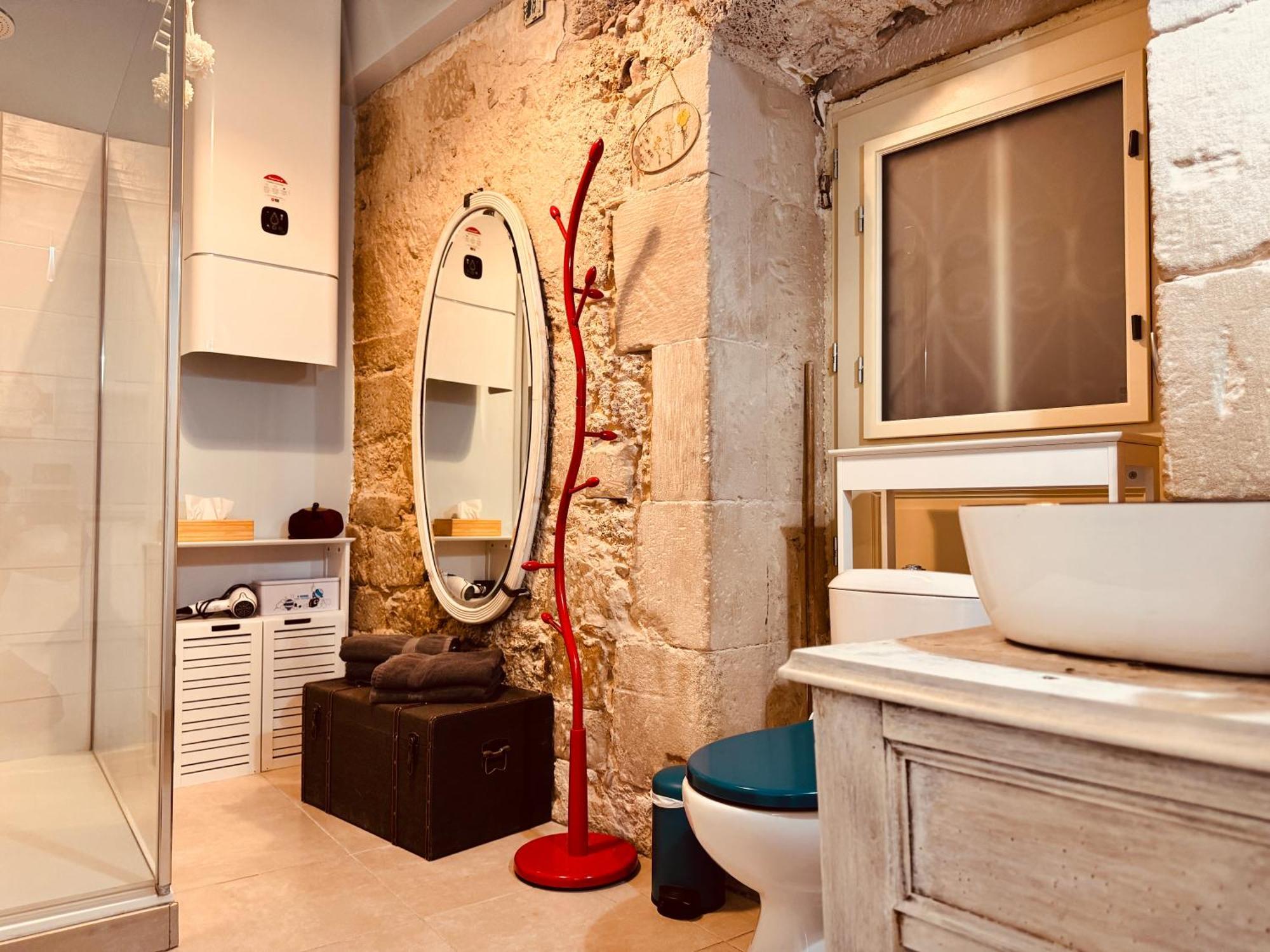 L'apothicaire, Centre Historique, Climatisation, Fibre, Ess, Rez-de-chaussee, Bedinshop