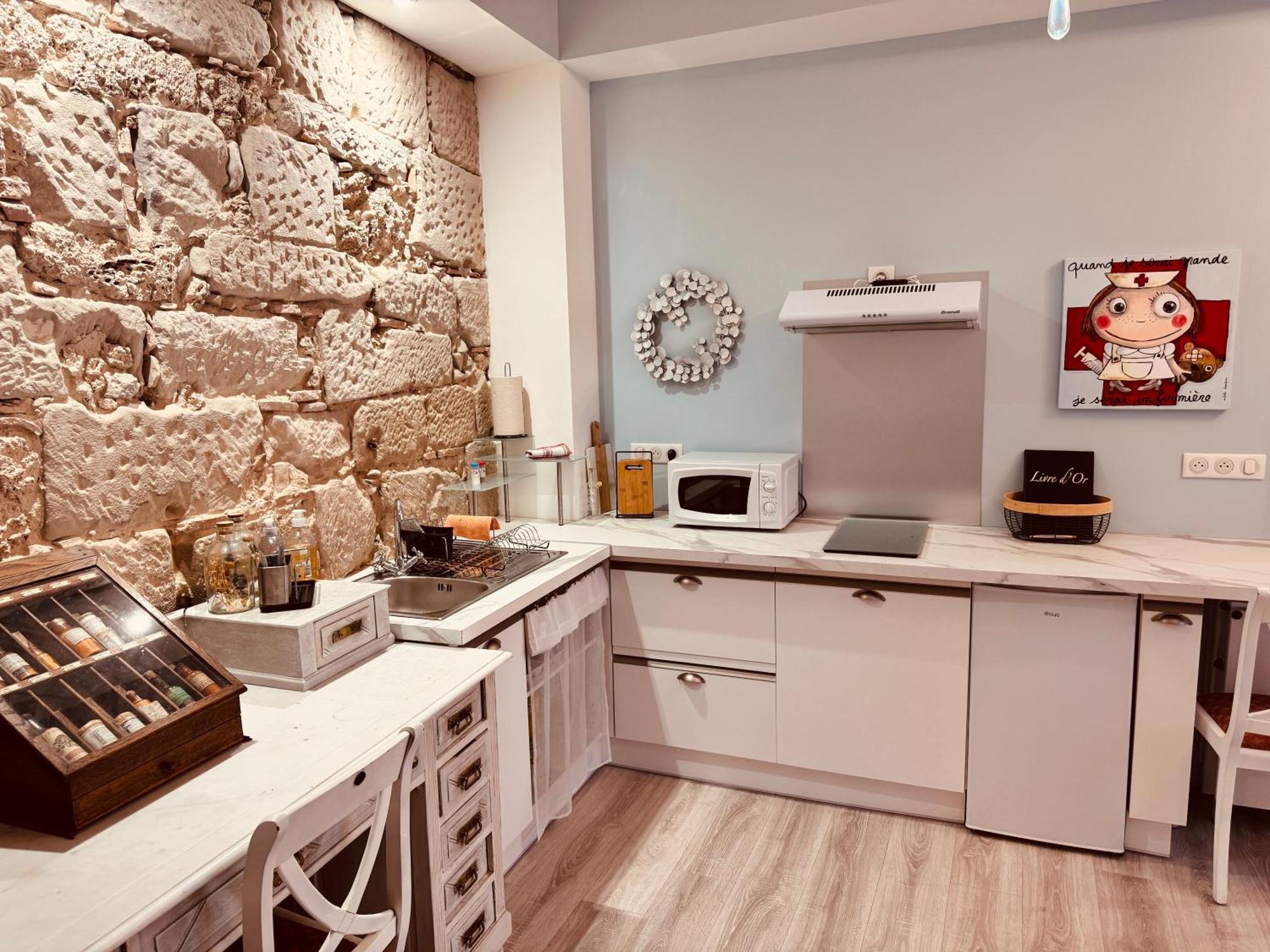 L'apothicaire, Centre Historique, Climatisation, Fibre, Ess, Rez-de-chaussee, Bedinshop Apartment