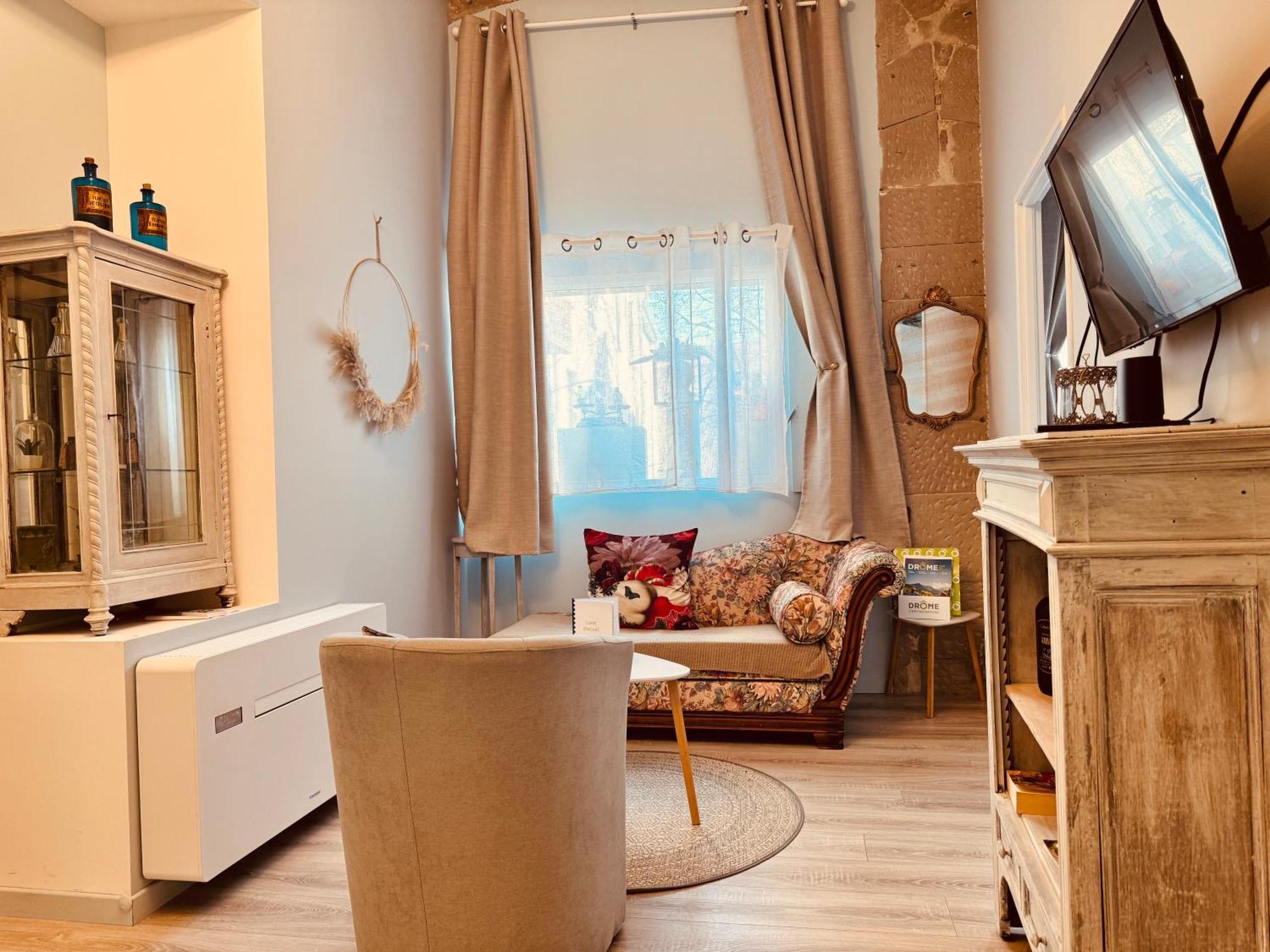 Apartment L'apothicaire, Centre Historique, Climatisation, Fibre, Ess, Rez-de-chaussee, Bedinshop *